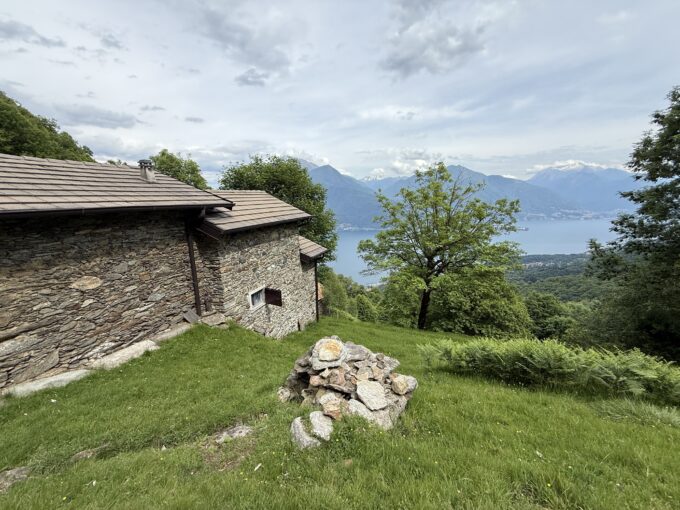 Musso Baita con Terreno da ristrutturare esterno