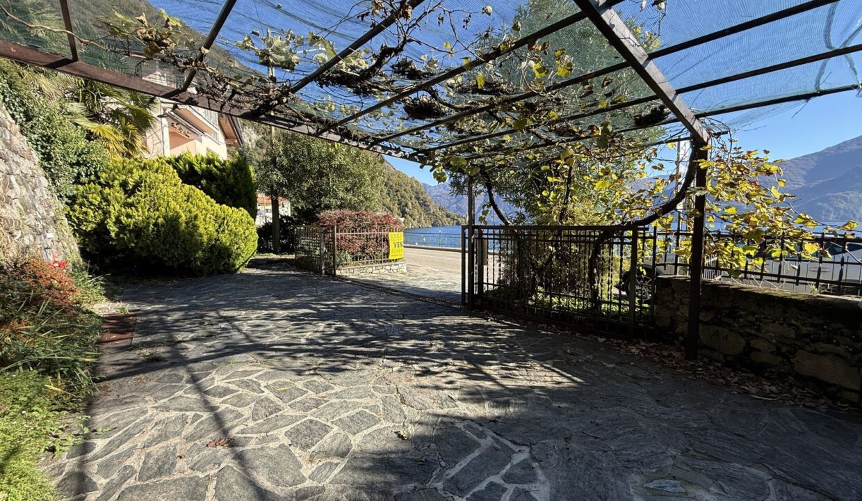Villa Menaggio with Direct Access to the Lake