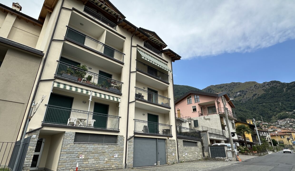 Pianello Appartamento con Vista Lago e Balcone1