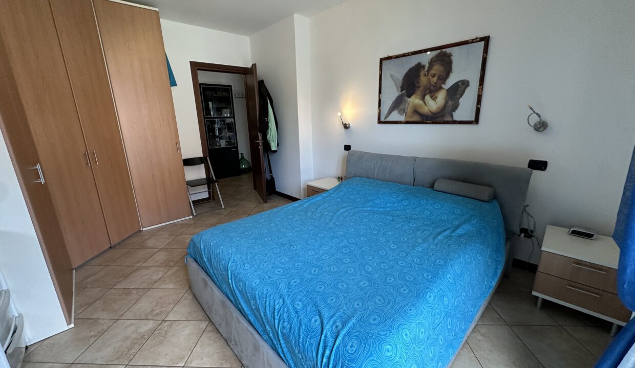Pianello Appartamento con Vista Lago e Balcone17