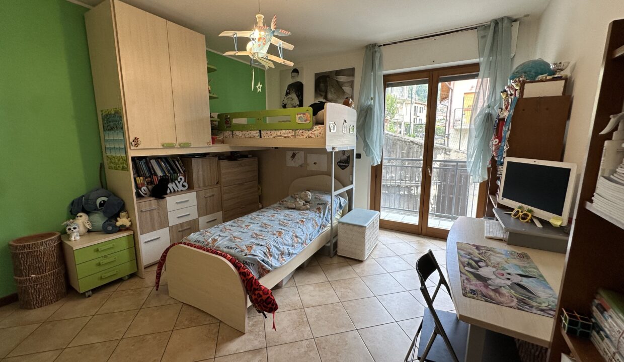 Pianello Appartamento con Vista Lago e Balcone21
