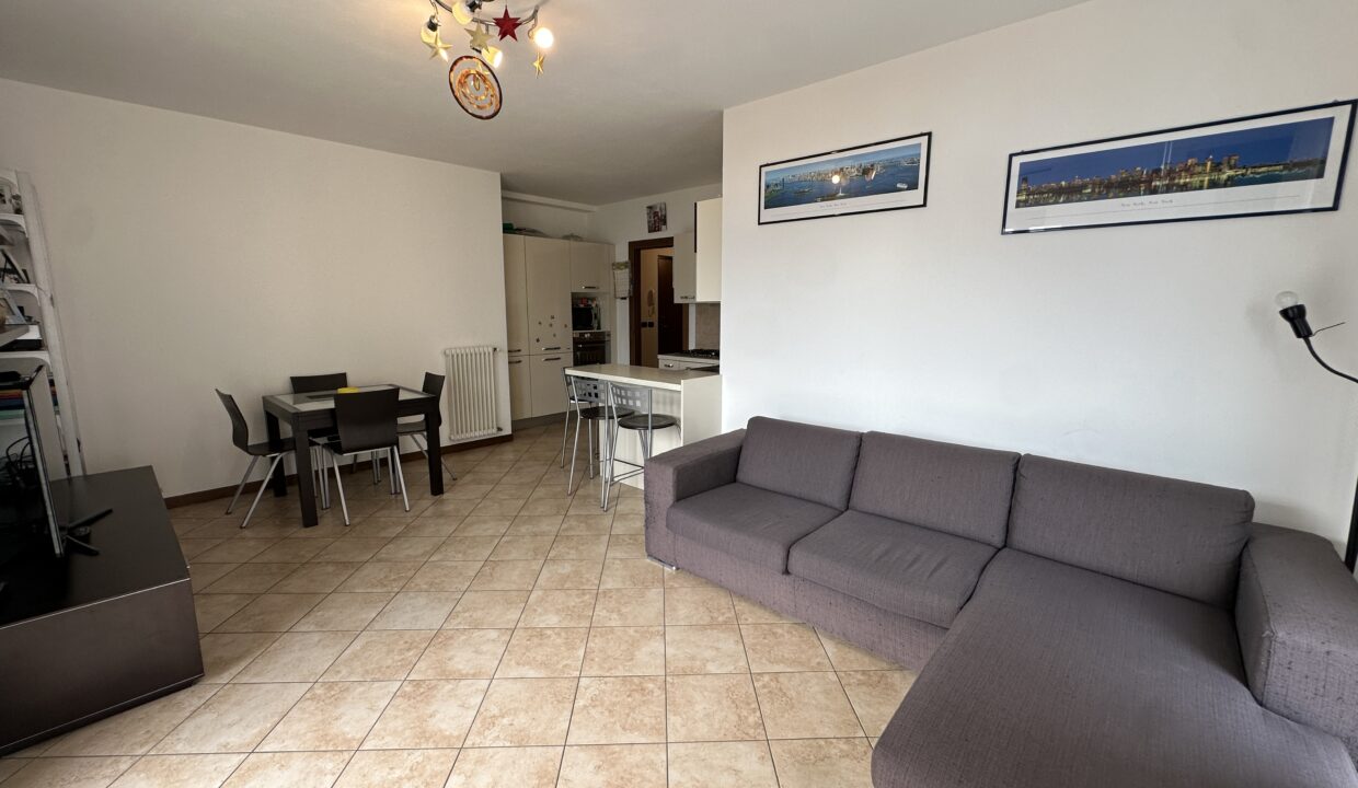 Pianello Appartamento con Vista Lago e Balcone33