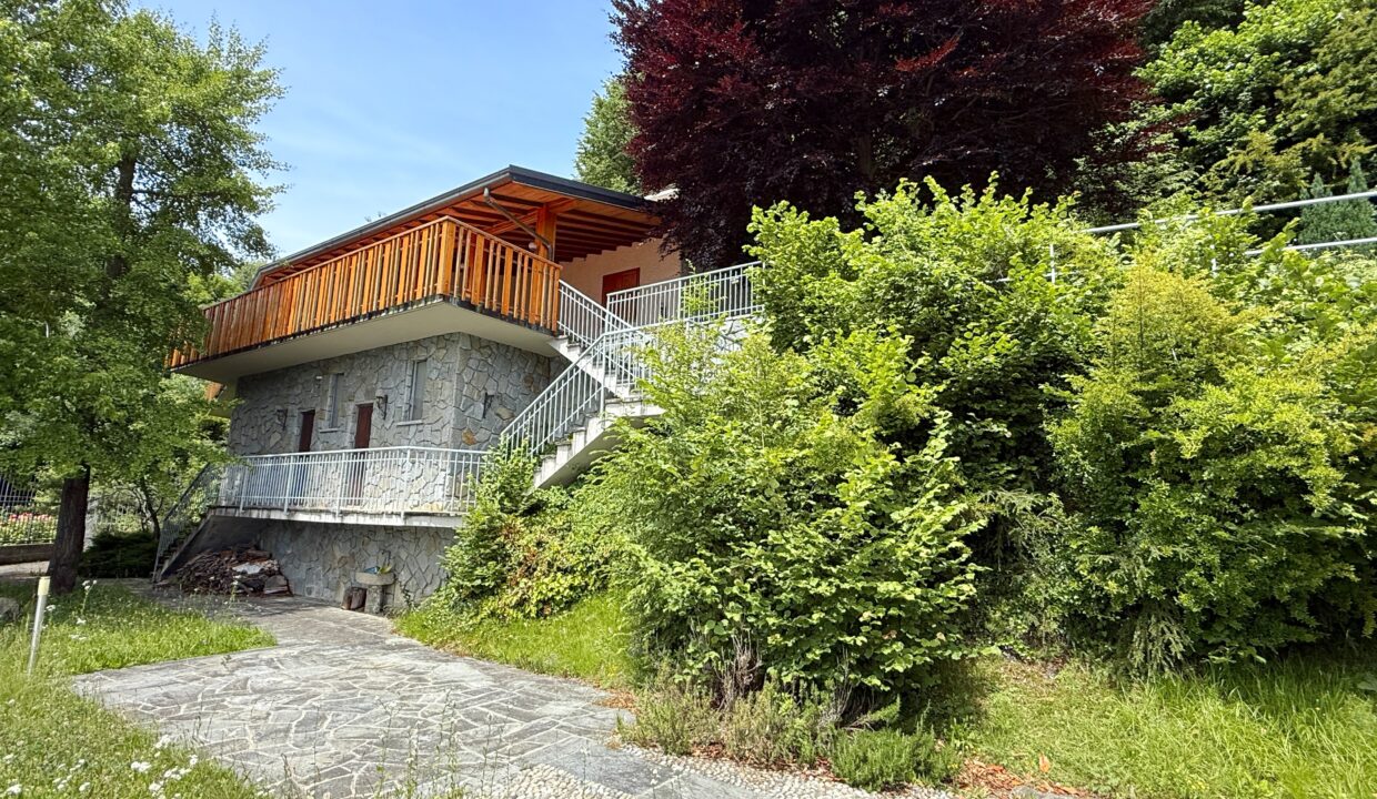 Plesio Casa con Giardino e Vista Lago29