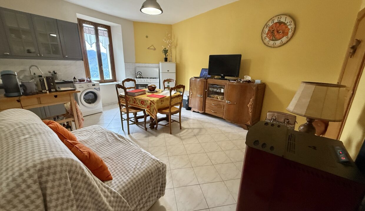 Plesio Porzione di Casa con Balcone e vista lago7
