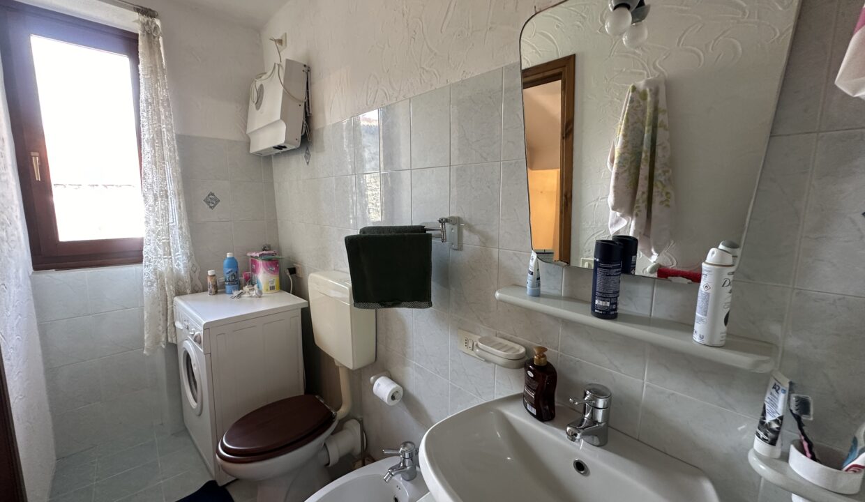 Porzione di casa a Carcente con bella vista lago 13