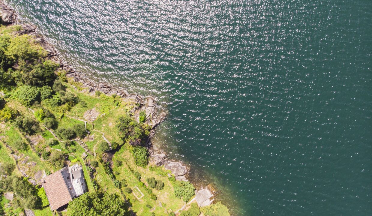 Villa Front Lake Como with Land - Dorio