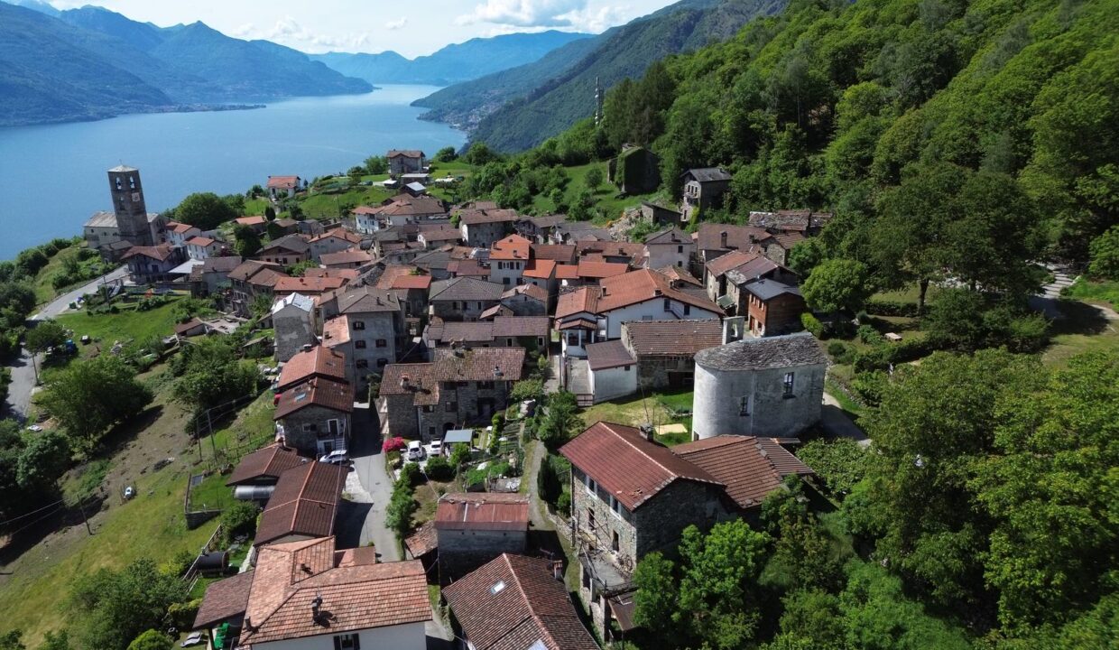 Restored Historic Property in Gravedona ed Uniti