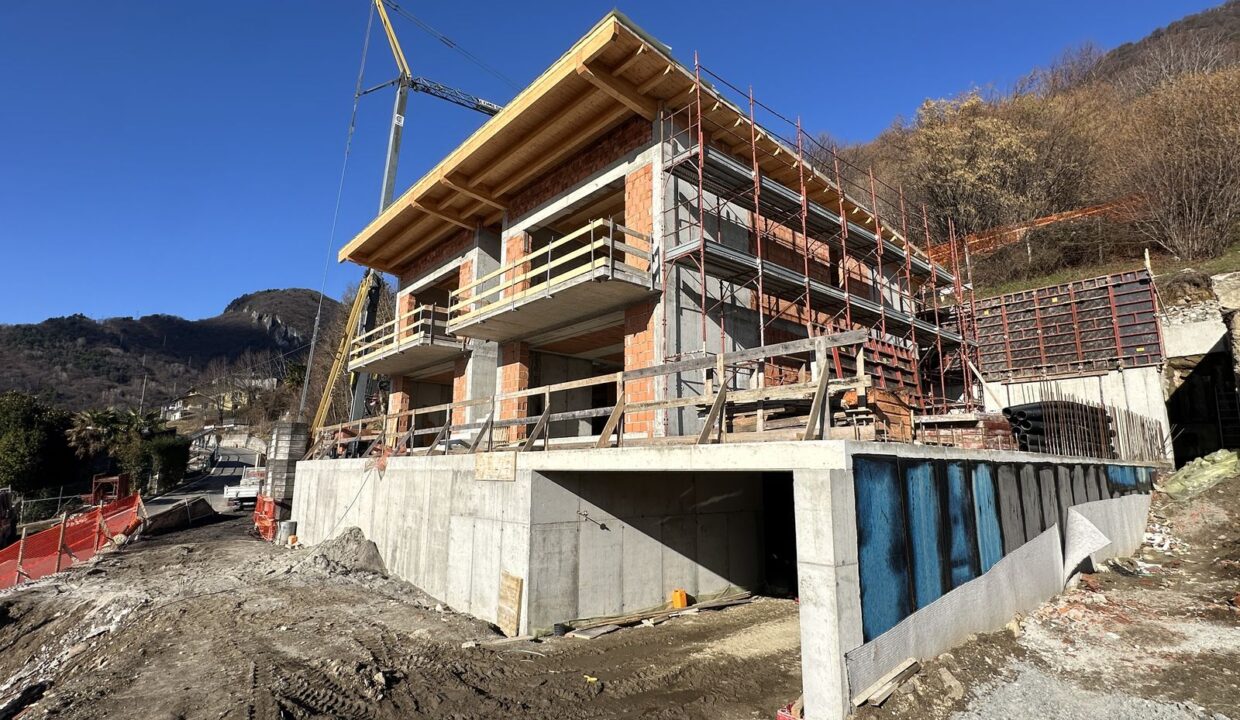 Lake Como Vercana Modern Apartments with Pool
