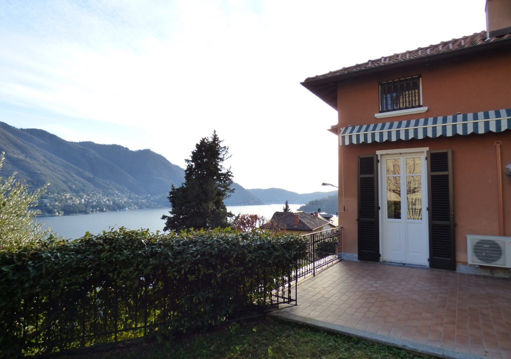 Villa with Lake Como view and garden