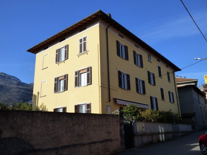 Menaggio Apartment in the centre with balcony