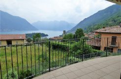 Apartment with lake view