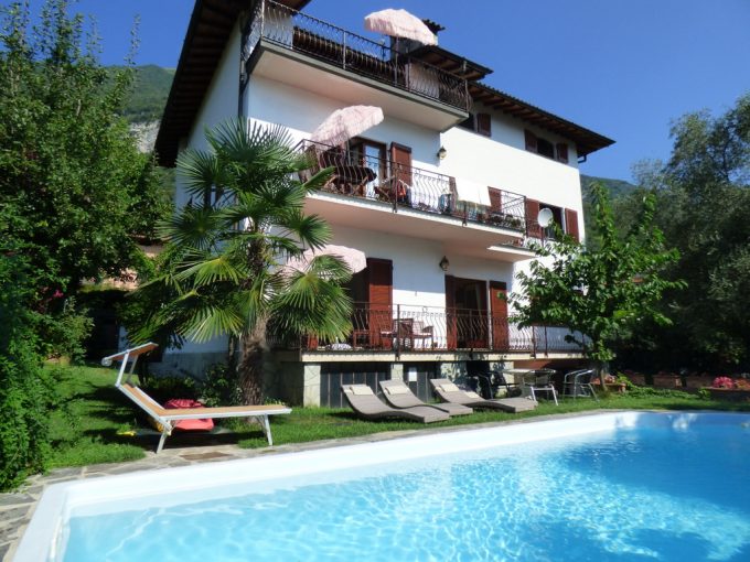 Lake Como Tremezzina Apartment with Swimmingpool