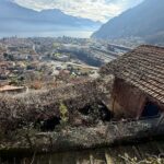 House to Renovate Dongo with Lake View