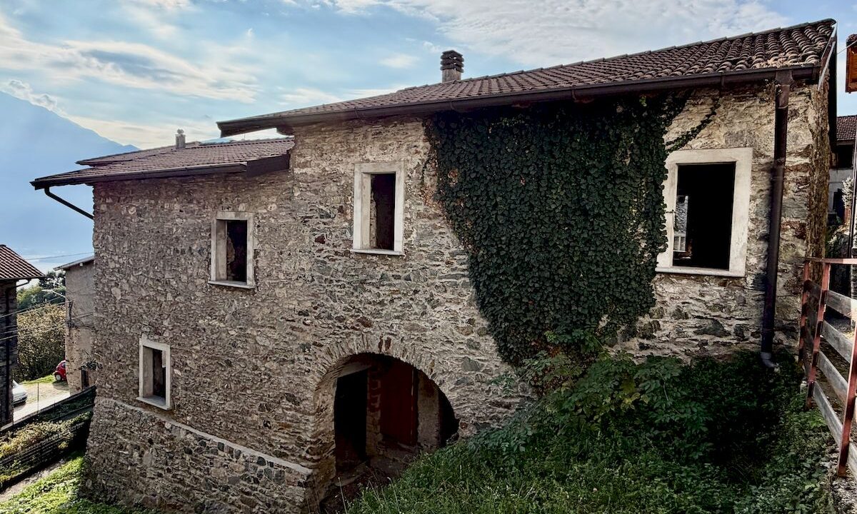 Lake Como Gravedona ed Uniti Stone House with Garden
