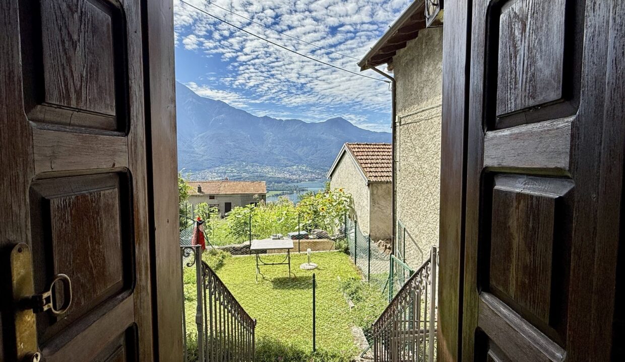 Stone House with Lake View in Montemezzo Lake Como