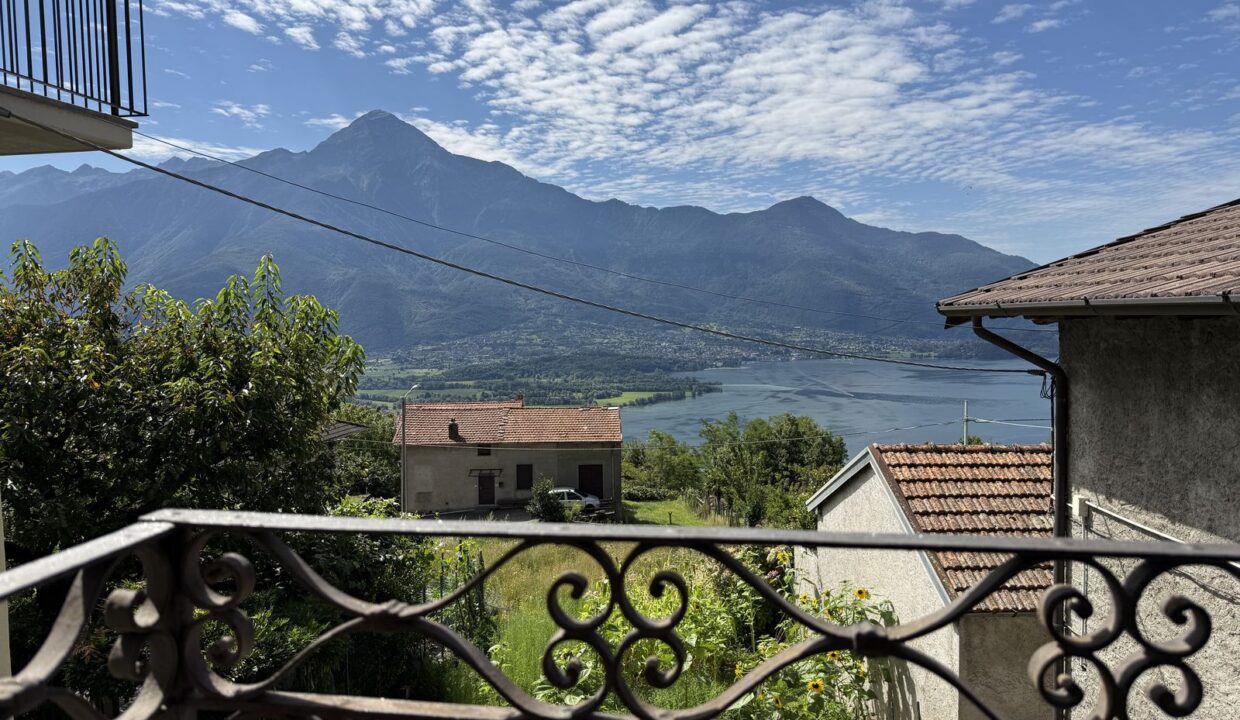 Stone House with Lake View in Montemezzo Lake Como