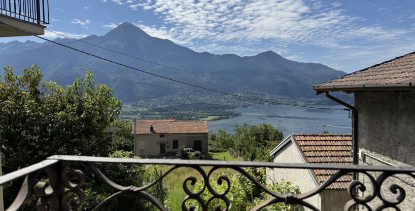 Stone House with Lake View in Montemezzo Lake Como