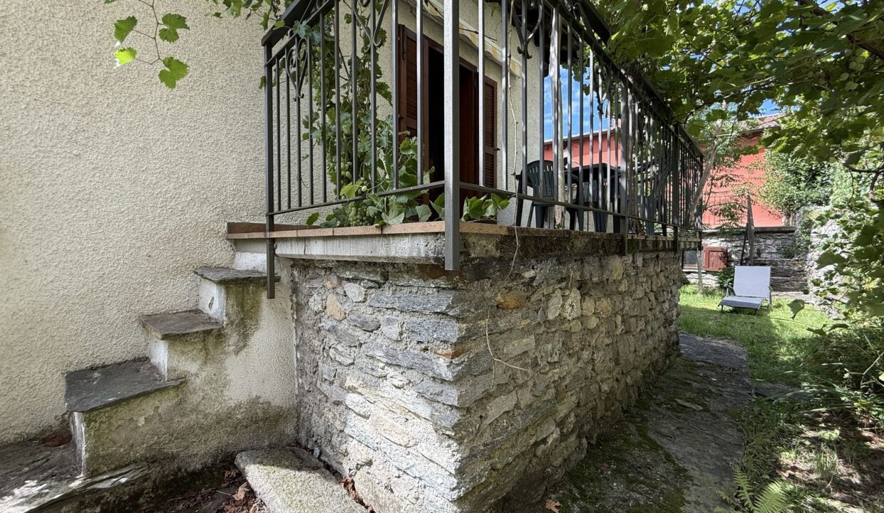 Stone House with Lake View in Montemezzo Lake Como