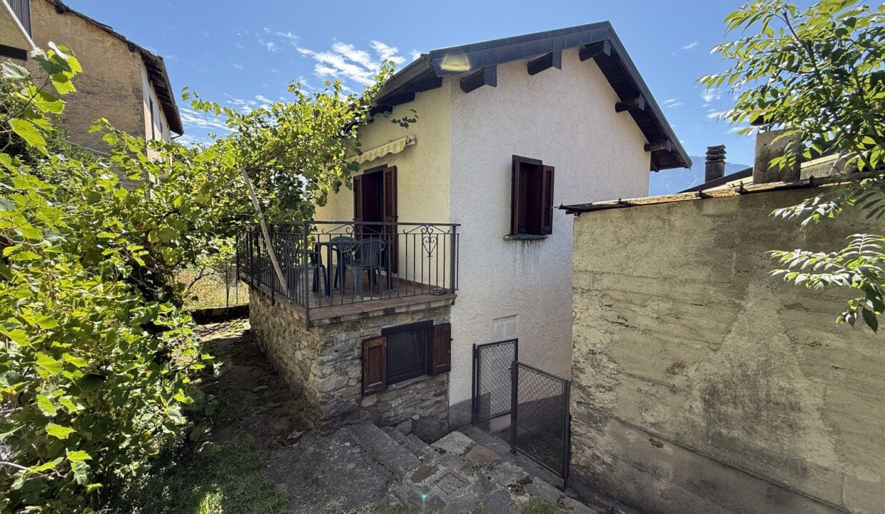 Stone House with Lake View in Montemezzo Lake Como