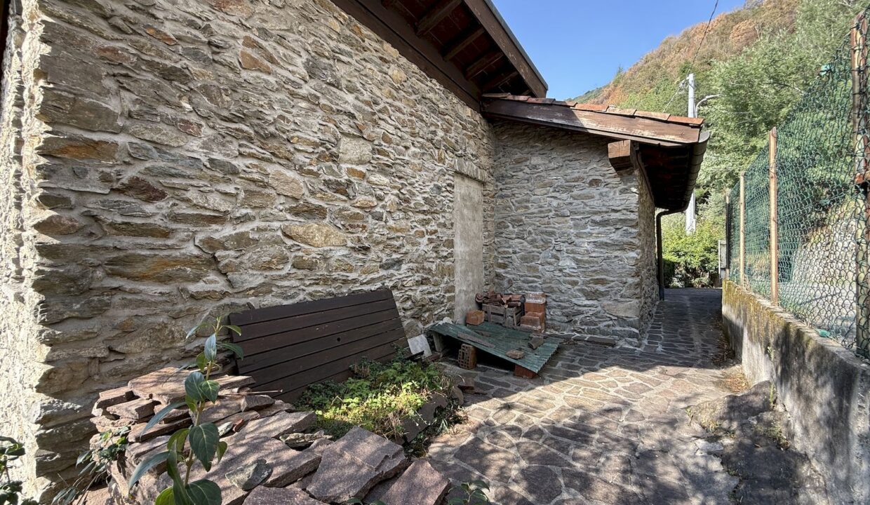 Lake Como Stone House with Garden San Siro