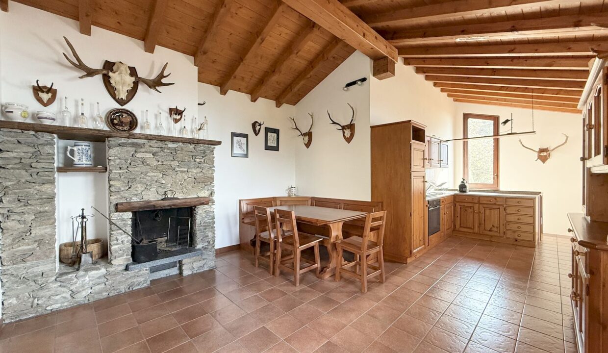 Lake Como Stone House with Garden San Siro