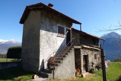 House to Renovate Pianello del Lario with Cellar