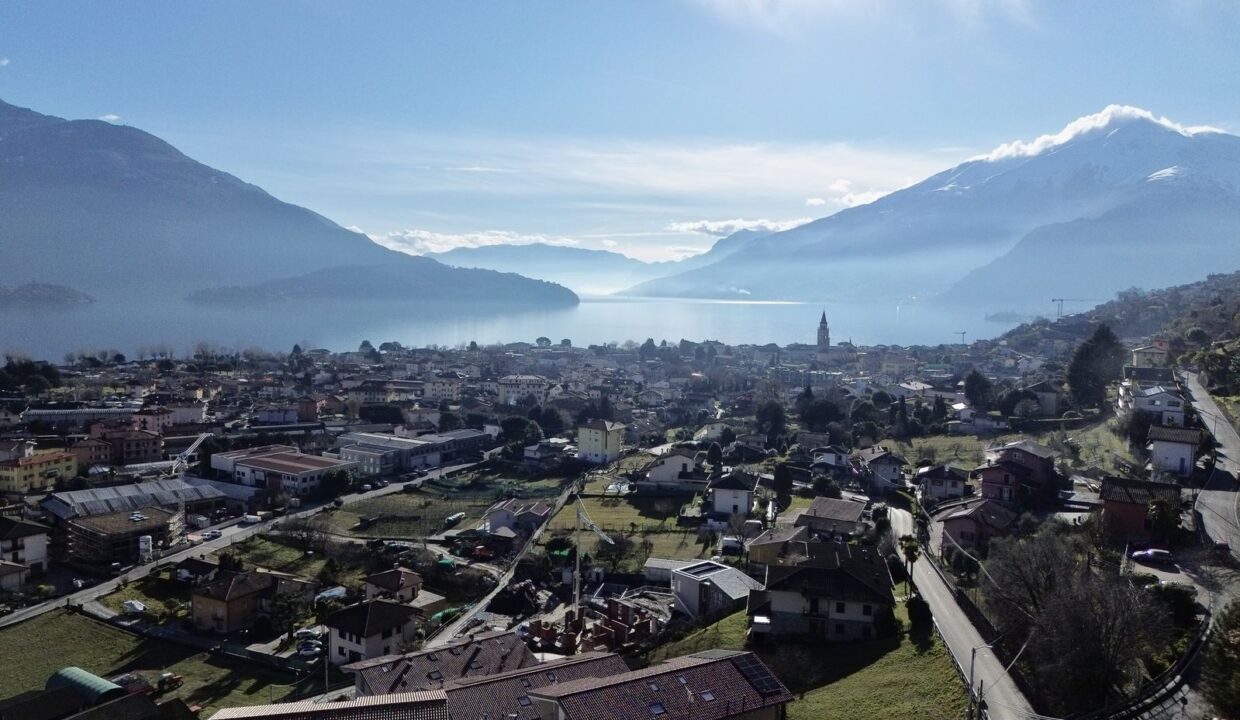 Building plot with lake view in Vercana Lake Como