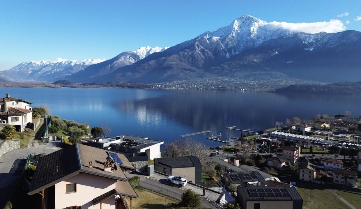 Building plot with lake view in Vercana Lake Como