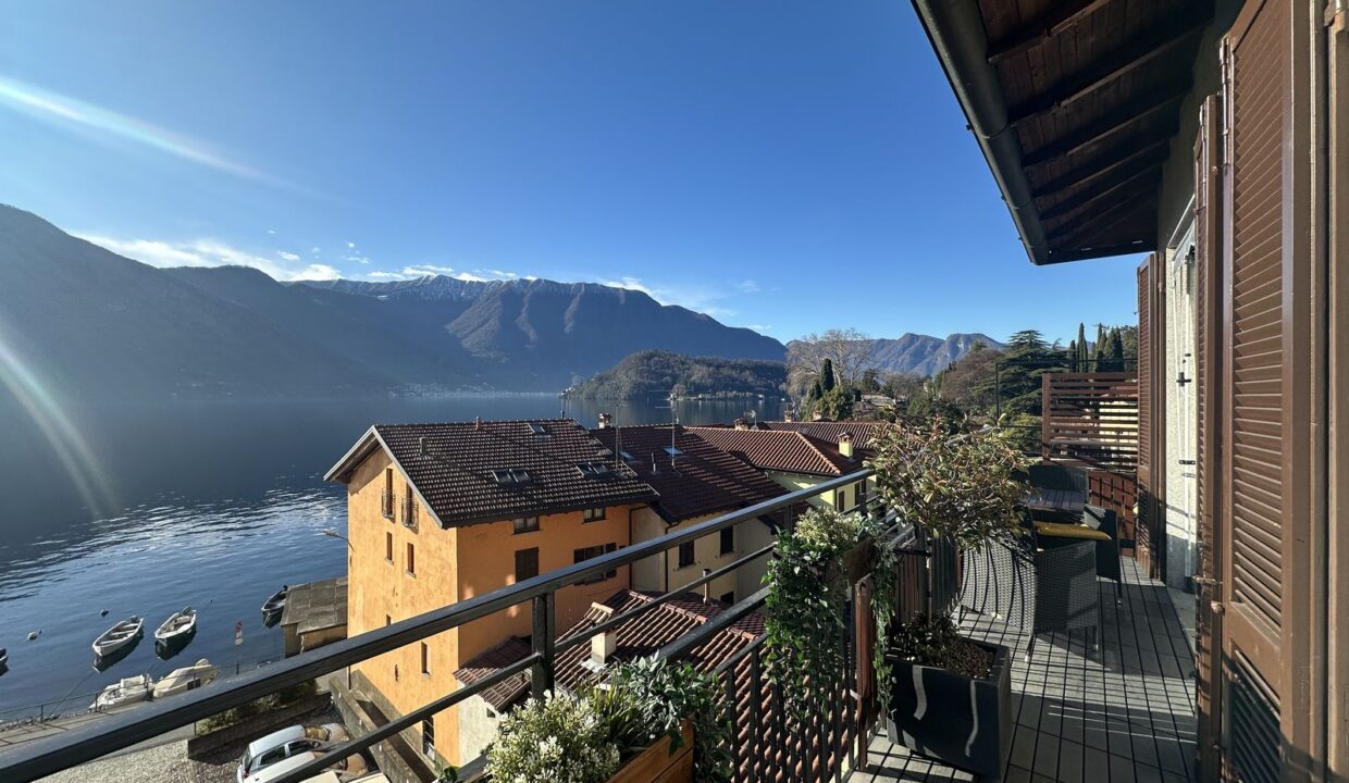 Lake Como Tremezzina Apartment with Balcony
