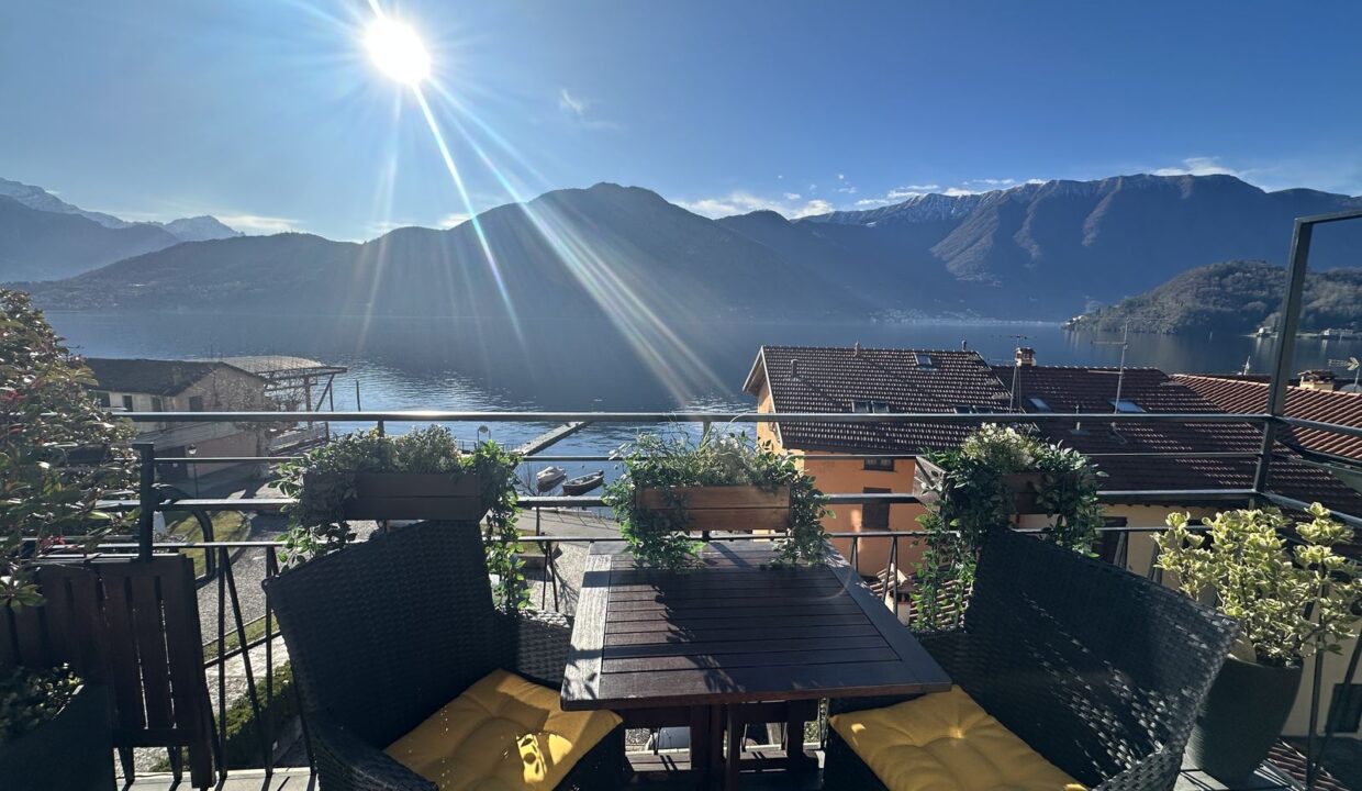 Lake Como Tremezzina Apartment with Balcony