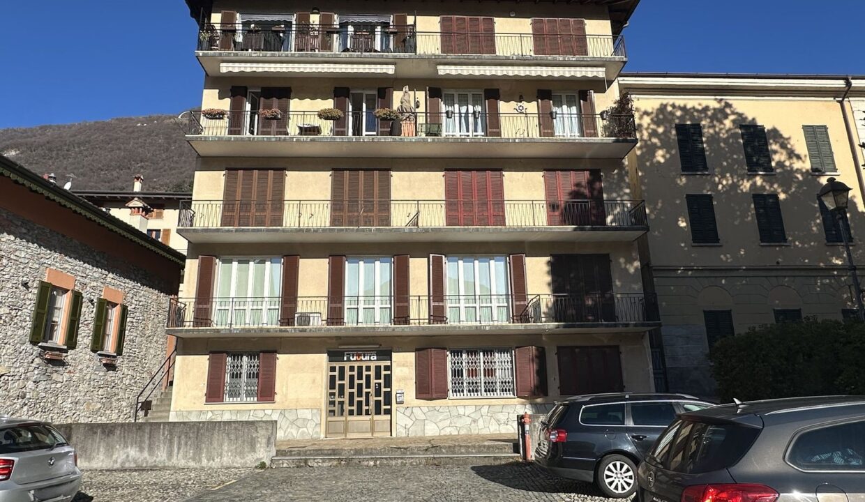 Lake Como Tremezzina Apartment with Balcony