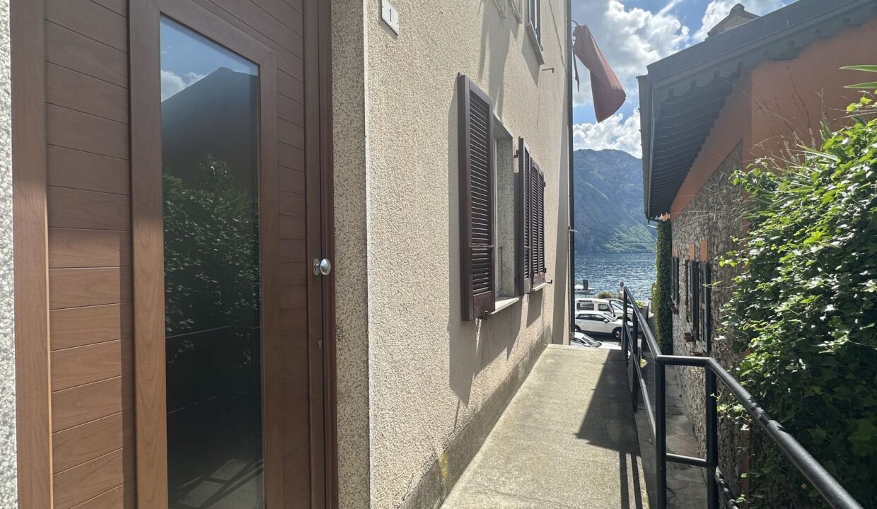 Lake Como Tremezzina Apartment with Balcony