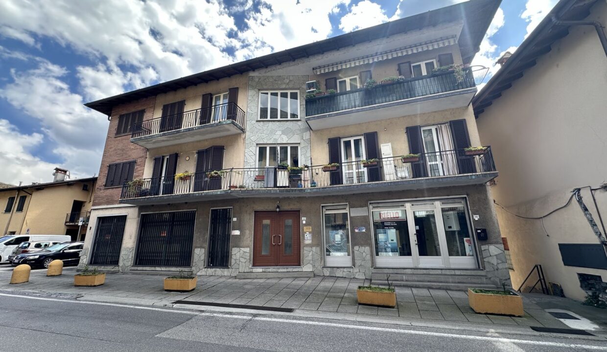 Lake Como Tremezzina Apartment with Balcony