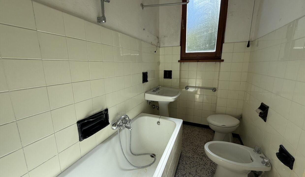 Tremezzo Appartamento con Giardino e Garage 9