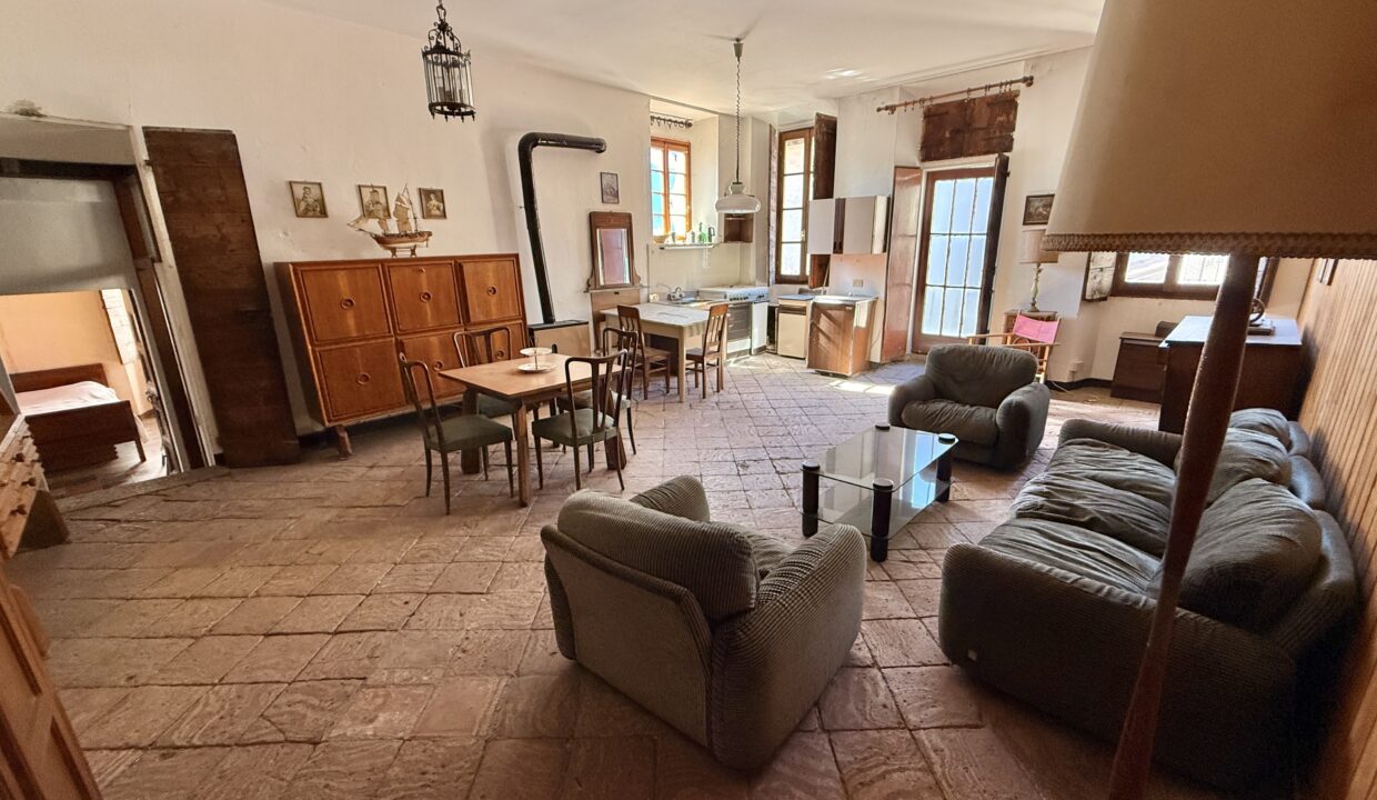 Tremezzo Porzione di Casa da Ristrutturare con Vista Lago 7