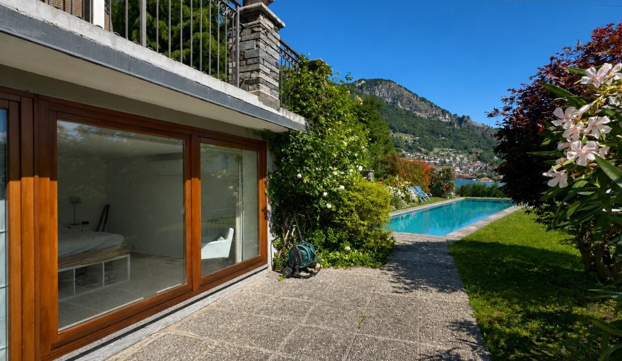 Lake Como Detached Villa Pianello del Lario with Pool