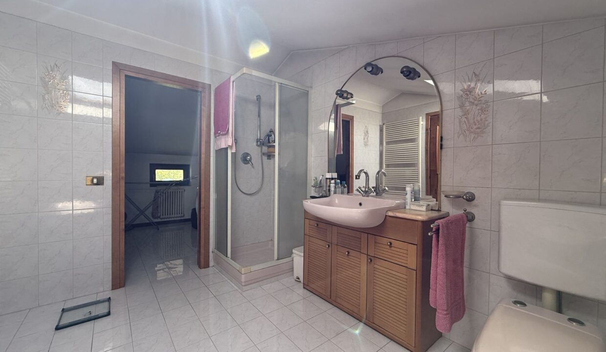 Detached Villa with Lake View - Stazzona