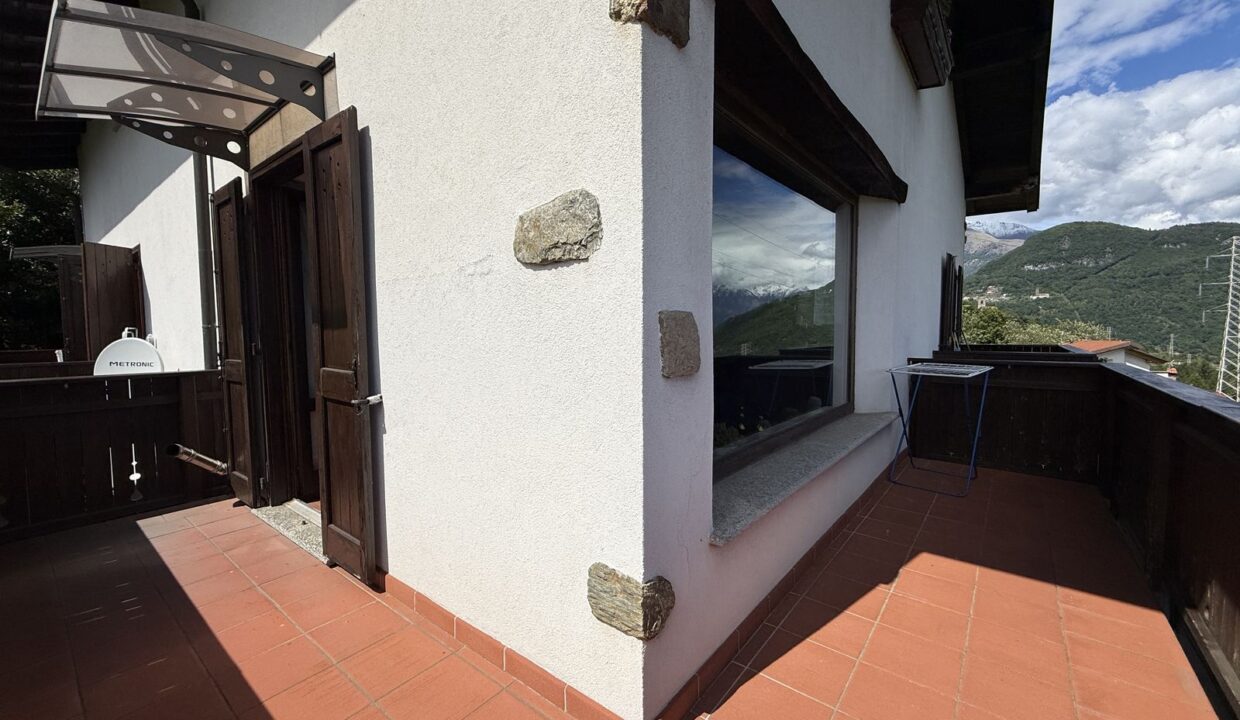 Detached Villa with Lake View - Stazzona