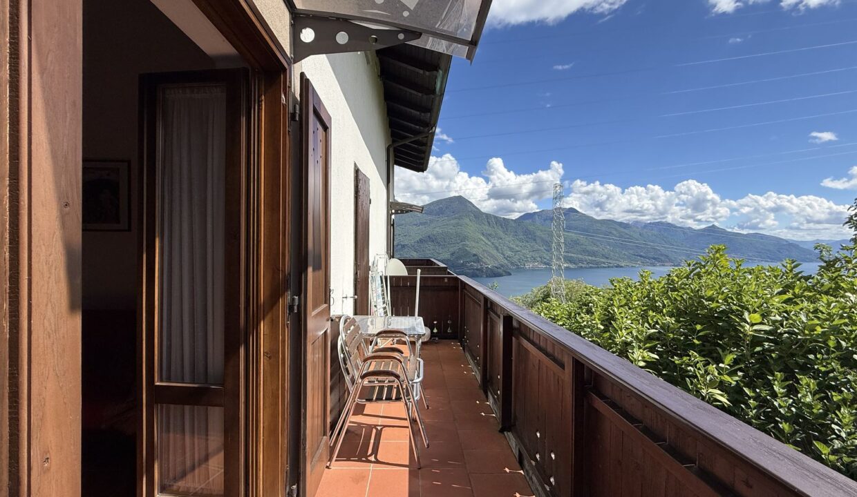 Detached Villa with Lake View - Stazzona