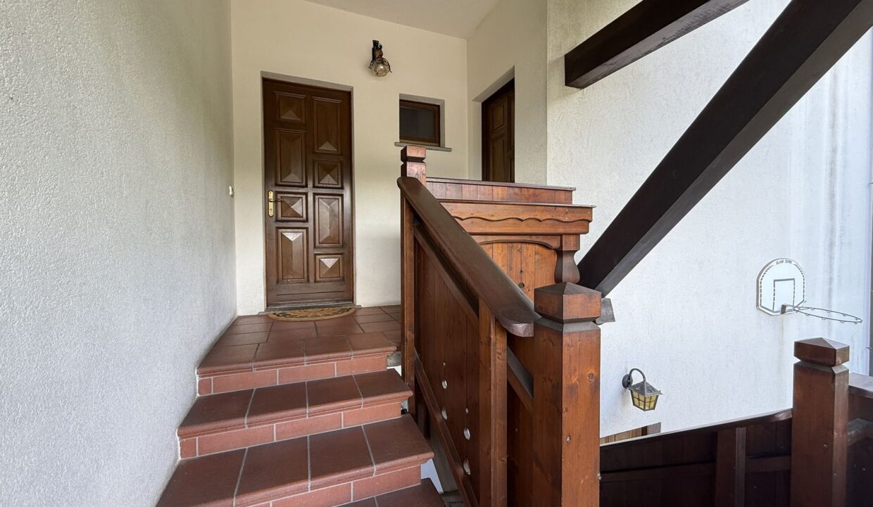 Detached Villa with Lake View - Stazzona