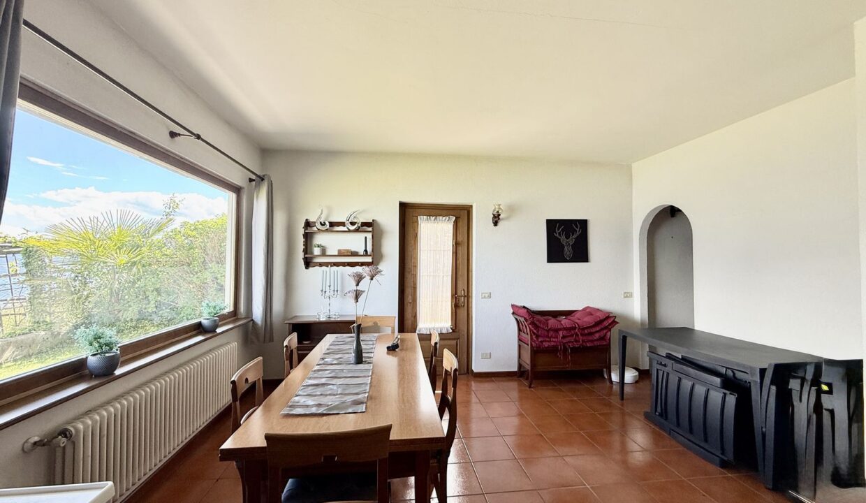 Detached Villa with Lake View - Stazzona