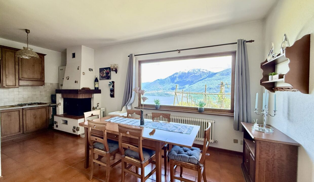 Detached Villa with Lake View - Stazzona