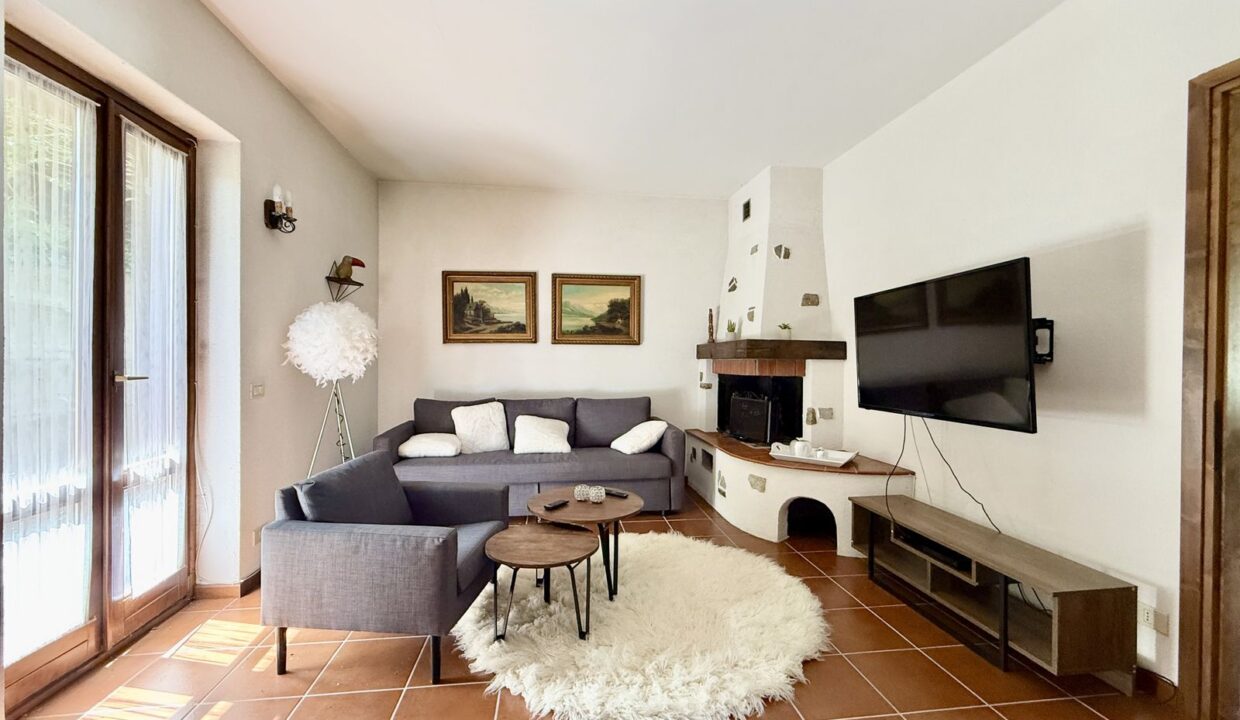Detached Villa with Lake View - Stazzona