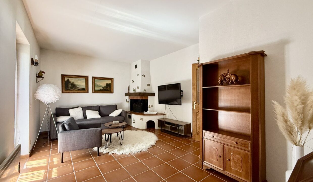 Detached Villa with Lake View - Stazzona