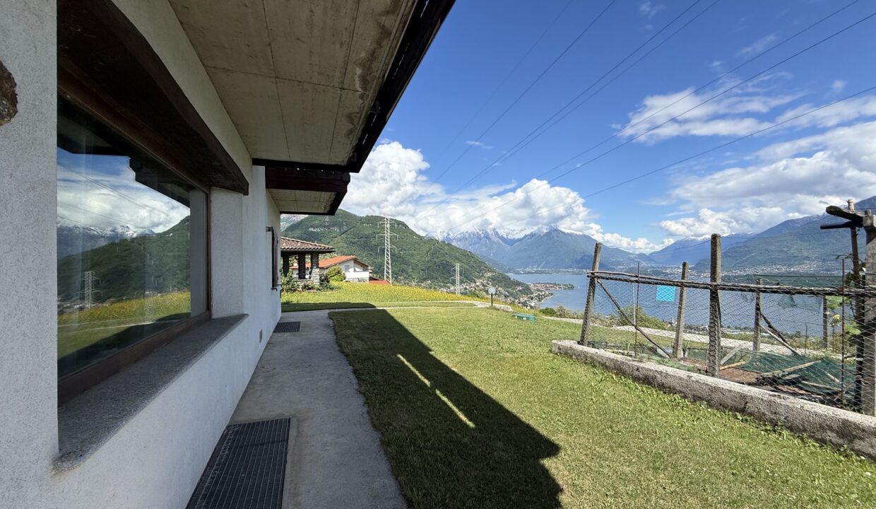 Detached Villa with Lake View - Stazzona