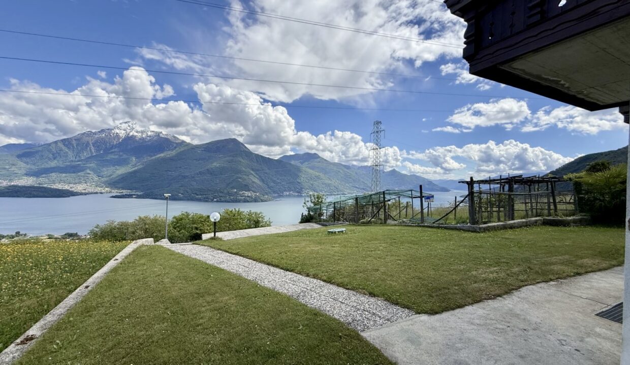 Detached Villa with Lake View - Stazzona