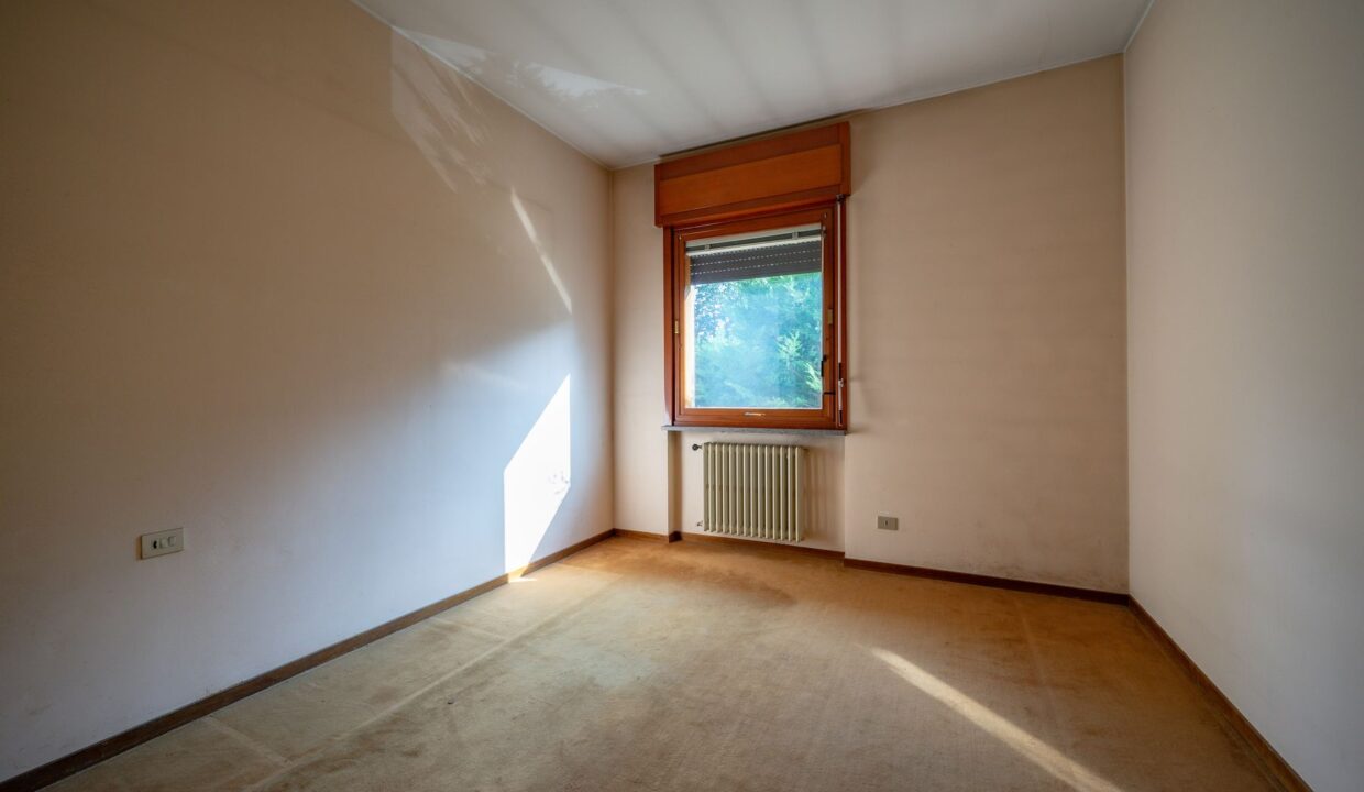 Villa Front Lake Como with Land Abbadia Lariana