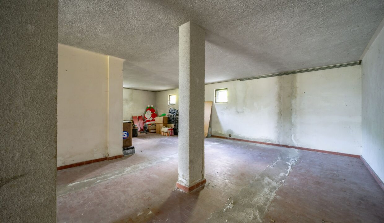 Villa Front Lake Como with Land Abbadia Lariana