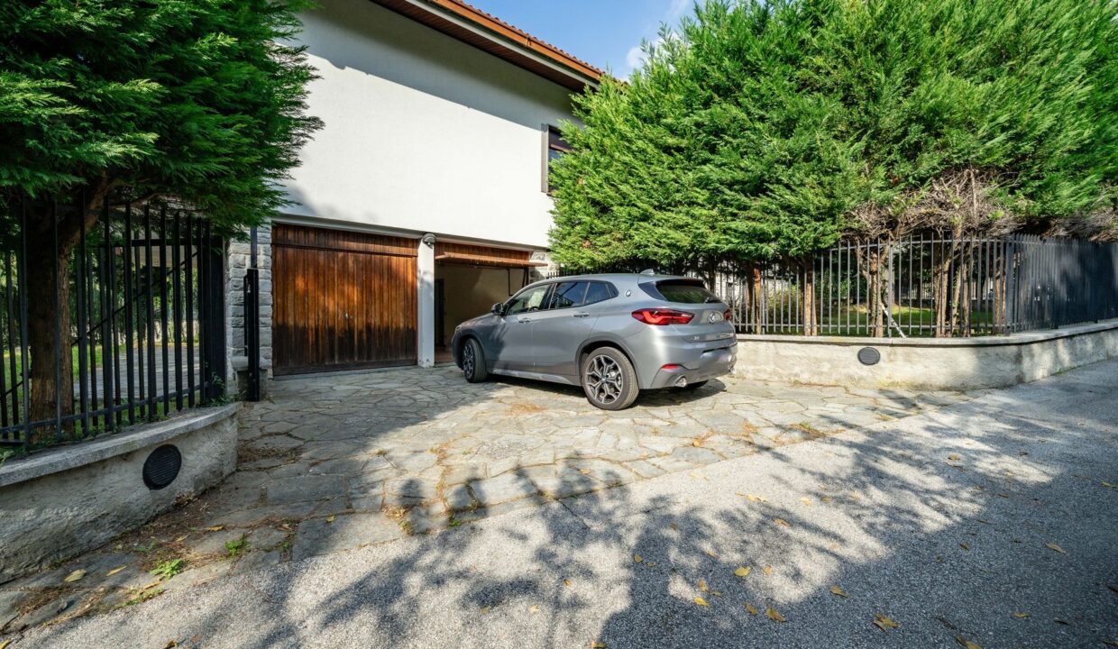 Villa Front Lake Como with Land Abbadia Lariana