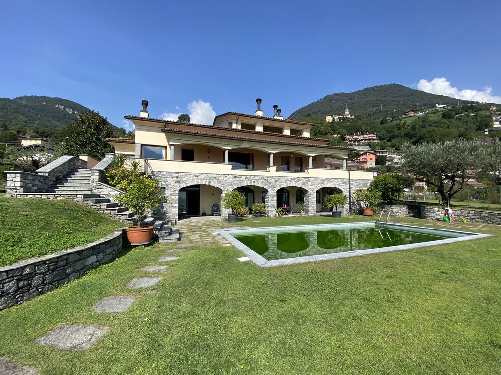 Luxury Villa with Lake Como Views Domaso